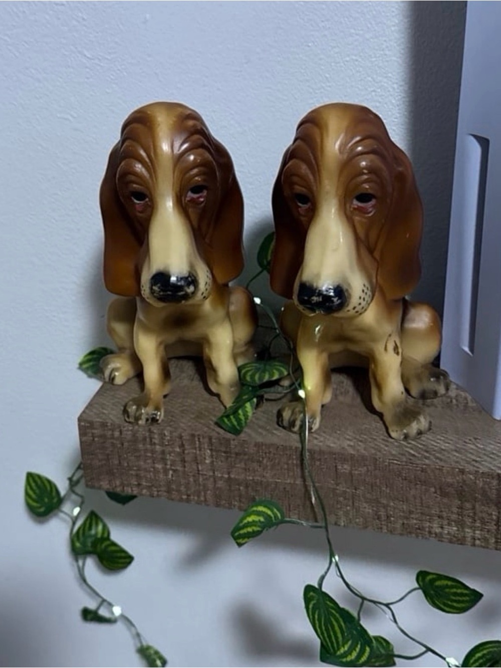Vintage Pair of Ceramic Basset Hound Figurines - Brown and Cream